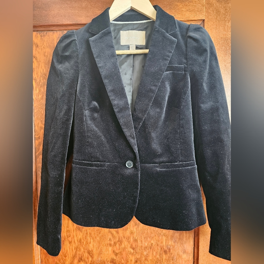 Banana Republic black velvet blazer